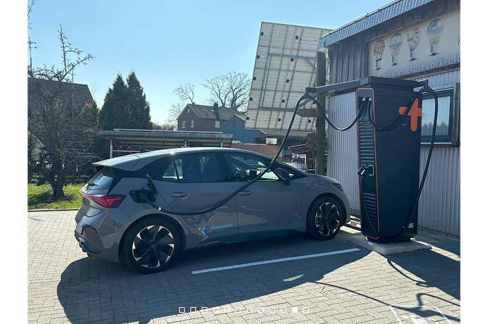 E-Auto an der Ladestation