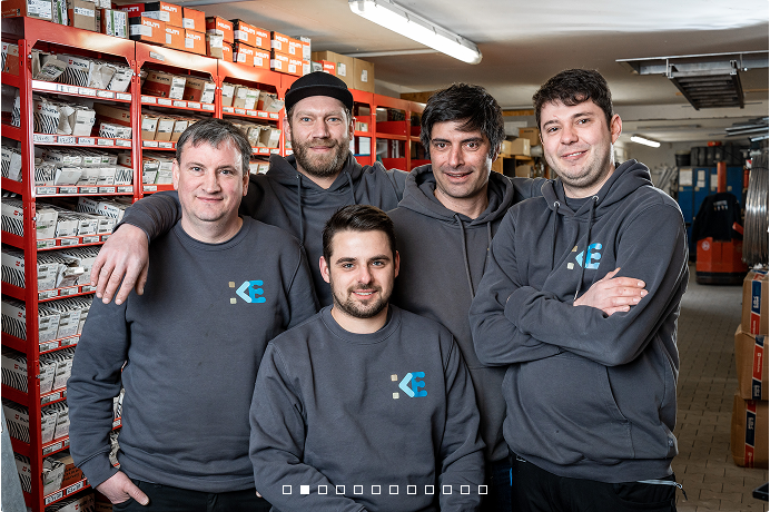 Teamaufnahme mit fünf Personen